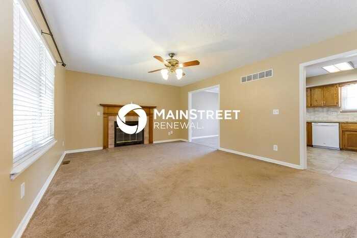 5709 N Harden Ave - Photo 6 of 18