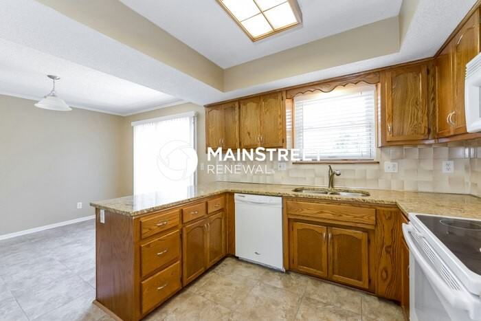 5709 N Harden Ave - Photo 7 of 18