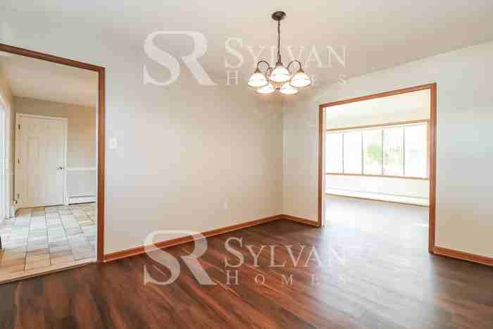 206 Baltimore Ave - Photo 5 of 16