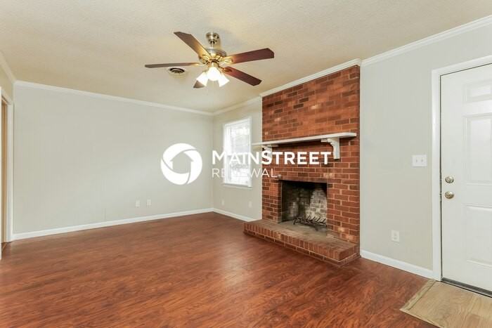 2349 Swindon Ln - Photo 3 of 16