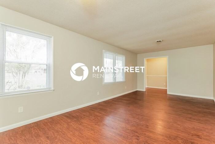 2349 Swindon Ln - Photo 6 of 16