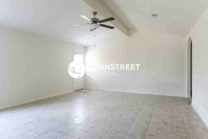 1123 Diamond Drape Dr - Photo 3 of 16