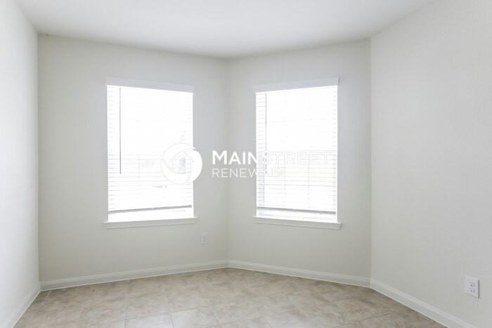 1123 Diamond Drape Dr - Photo 5 of 16