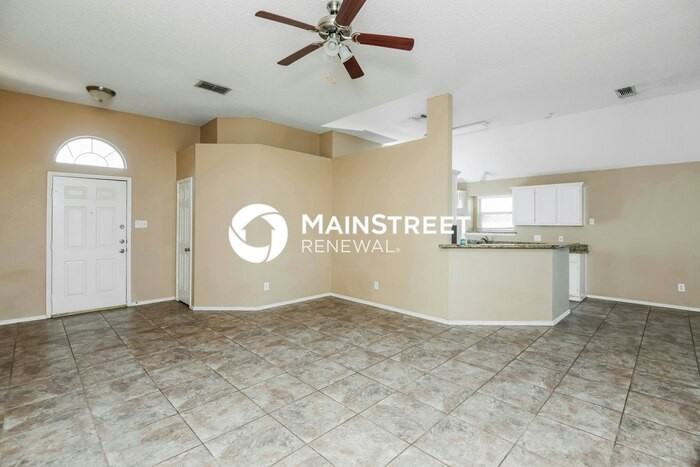 10217 Maverick Dr - Photo 3 of 16