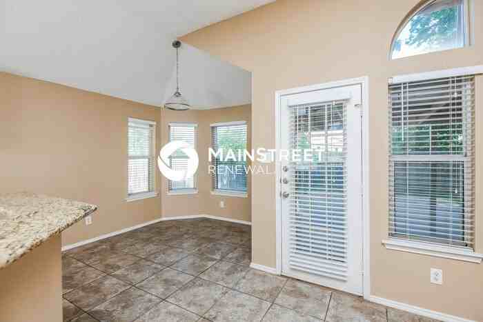 10217 Maverick Dr - Photo 4 of 16