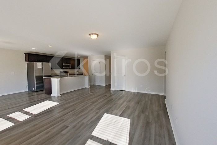 103 Colonial Way - Photo 5 of 30