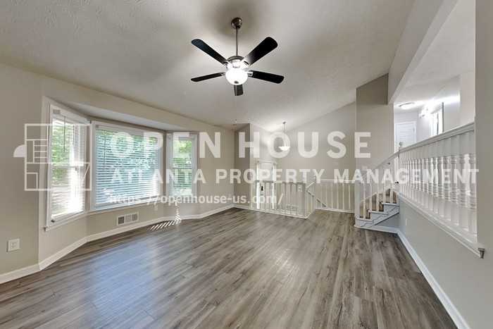 434 Robin Hood Dr - Photo 4 of 20