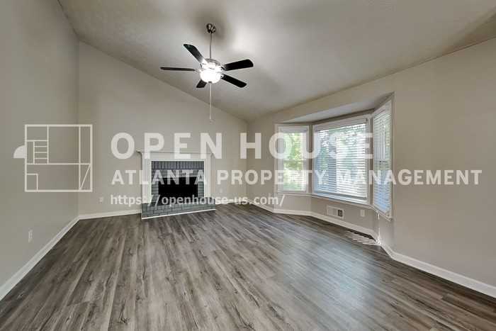 434 Robin Hood Dr - Photo 5 of 20