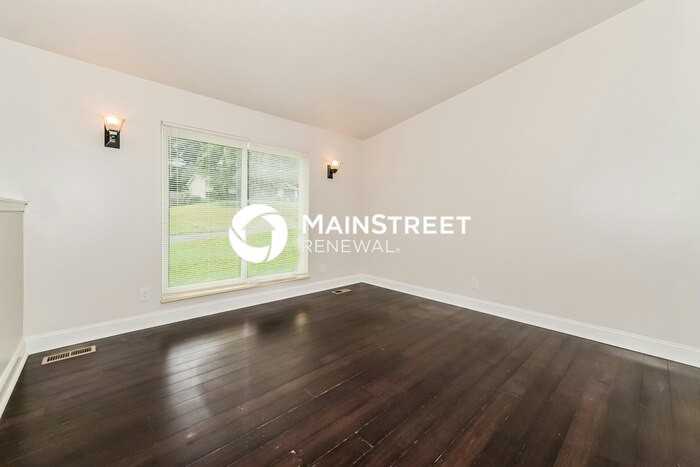 5833 Wooded Acres Dr - Photo 4 of 17