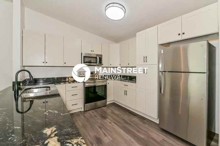 5833 Wooded Acres Dr - Photo 7 of 17