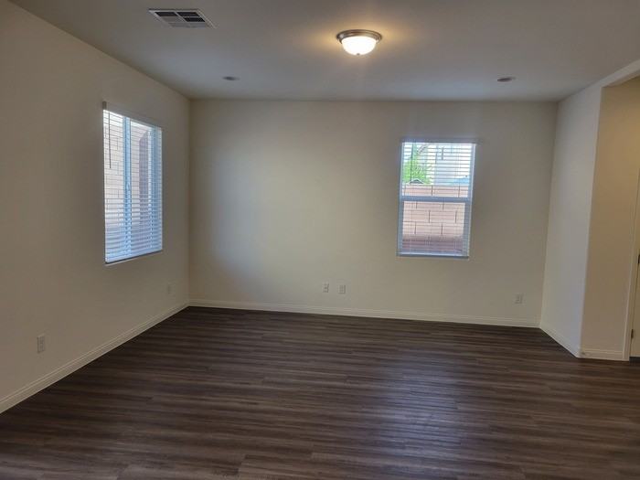 8056 Kings Guard St - Photo 2 of 15