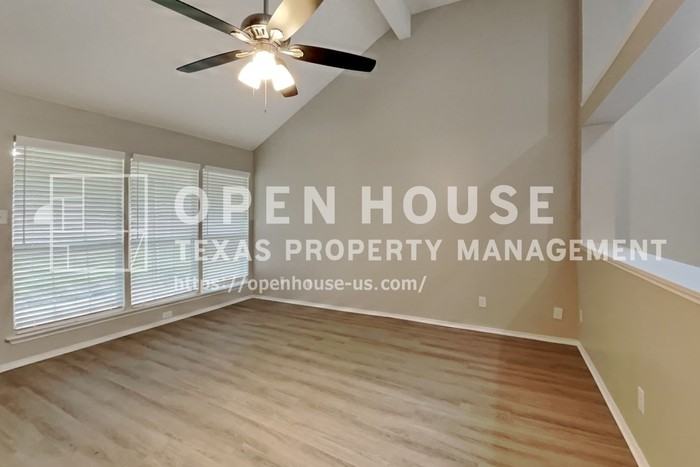 907 Tennis Villa Dr - Photo 5 of 20