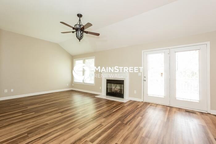 2208 S Ashford Ct - Photo 4 of 17