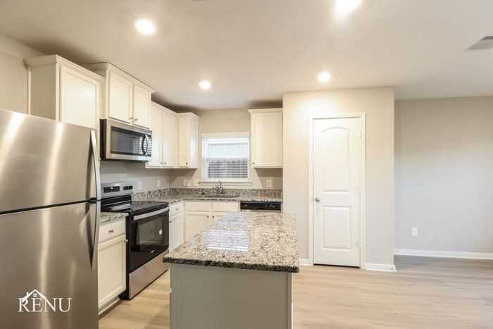 10405 Sweetwater Creek Dr - Photo 3 of 19