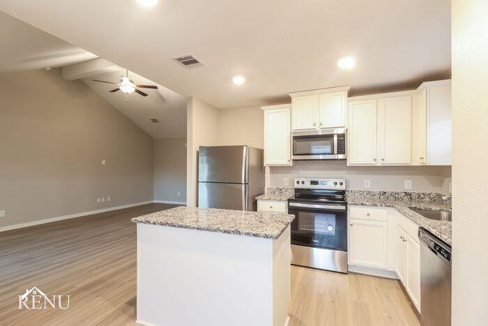 10405 Sweetwater Creek Dr - Photo 4 of 19