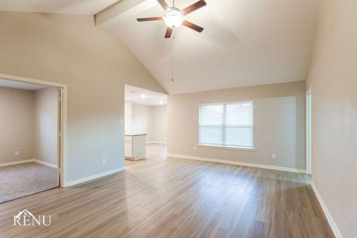 10405 Sweetwater Creek Dr - Photo 5 of 19