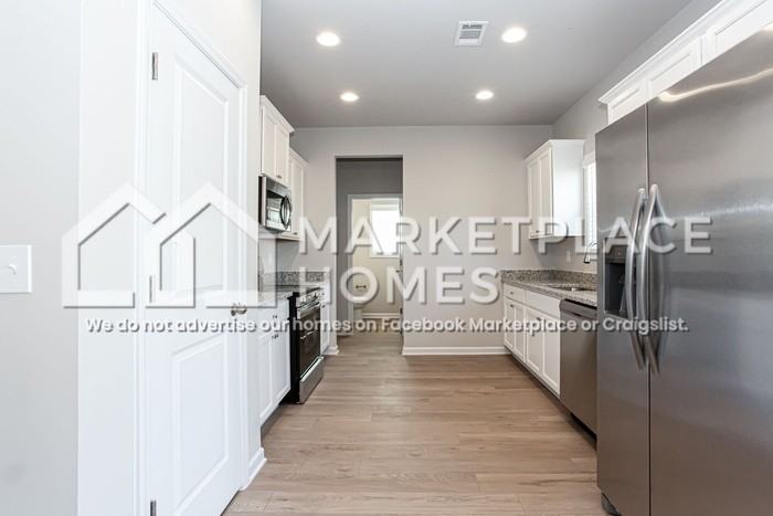 240 Wl Miller Dr - Photo 7 of 29