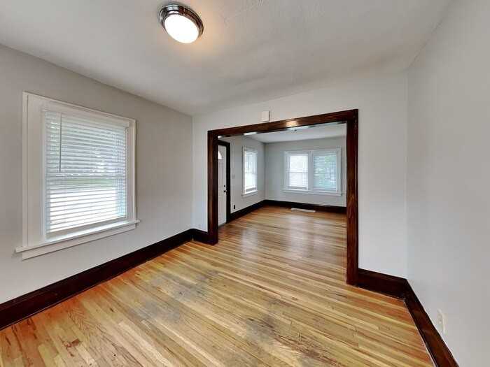 2504 E 42nd St - Photo 4 of 19