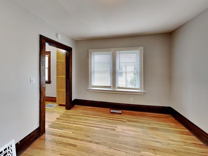 2504 E 42nd St - Photo 5 of 19