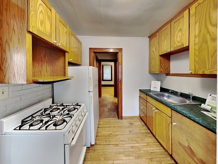 2504 E 42nd St - Photo 6 of 19