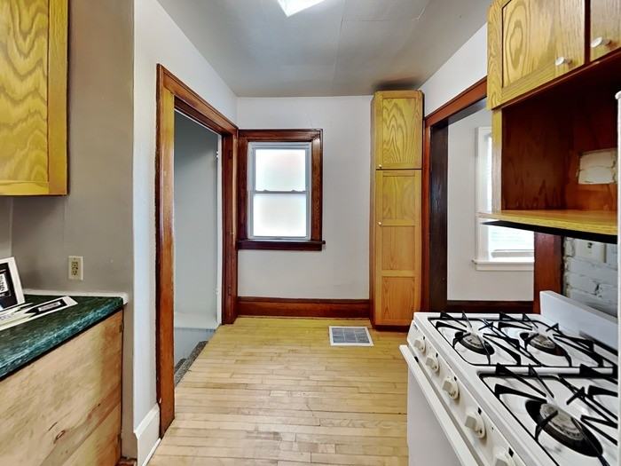 2504 E 42nd St - Photo 7 of 19