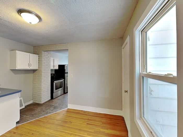 3969 Reservoir Blvd - Photo 6 of 19