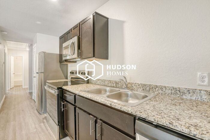 1204 36th St #B - Photo 7 of 14