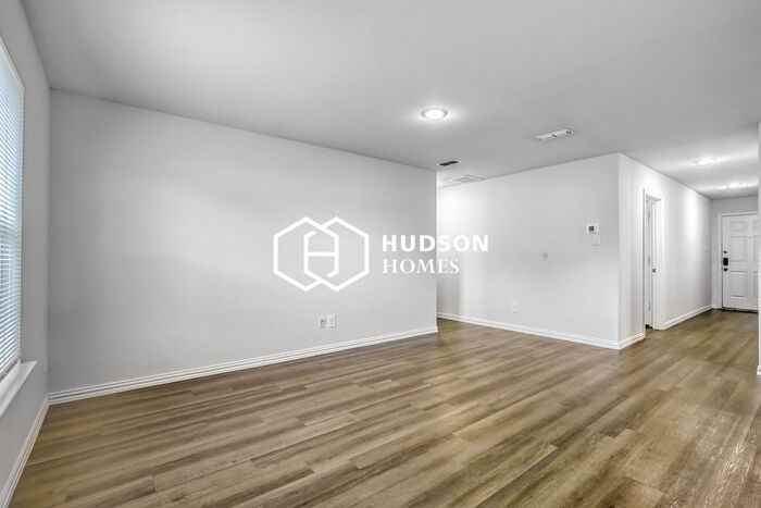 138 Loon Bay Dr - Photo 3 of 14