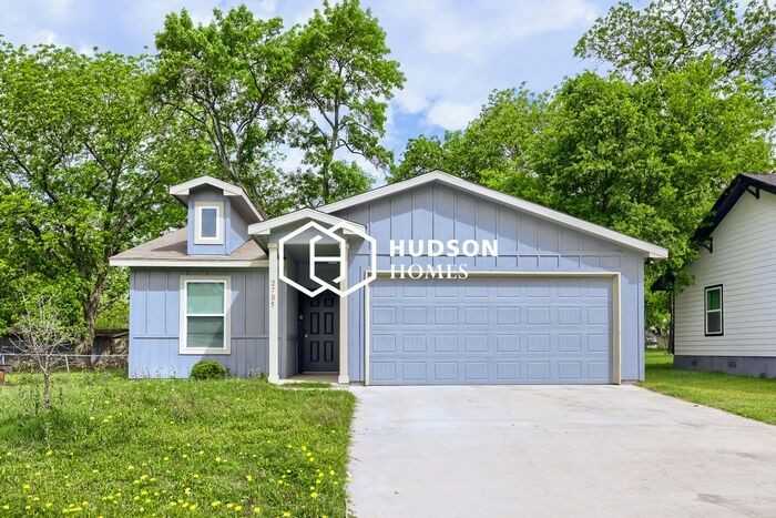 2705 Bosque Blvd - Photo 3 of 14