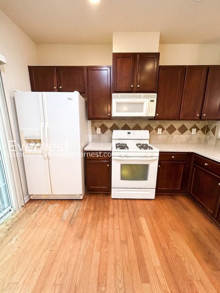 322 Linden Park Ln - Photo 7 of 38