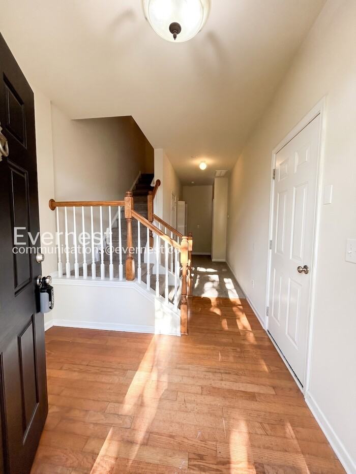 322 Linden Park Ln - Photo 3 of 38