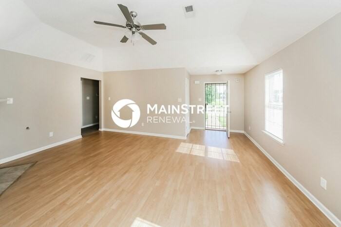 10050 Mill Hill Ave - Photo 4 of 18