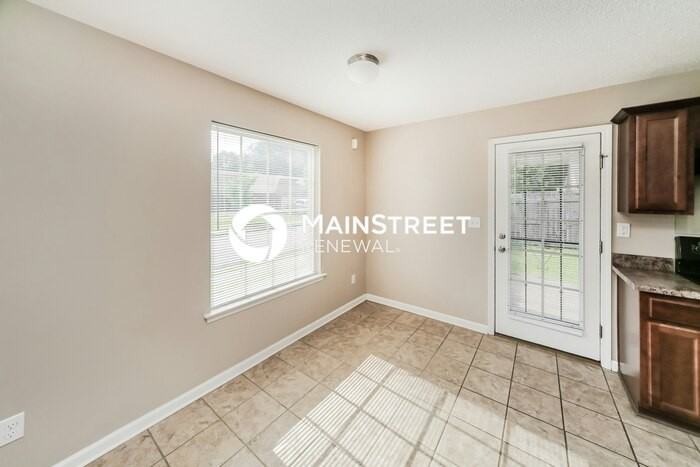 10050 Mill Hill Ave - Photo 6 of 18