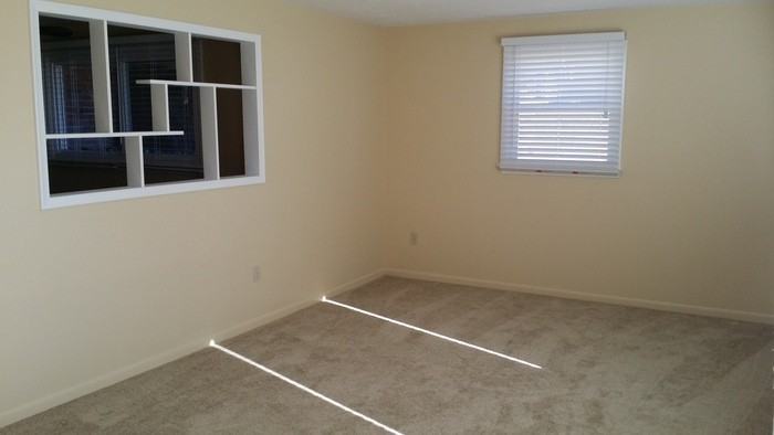 4810 Orchard Ave - Photo 4 of 12