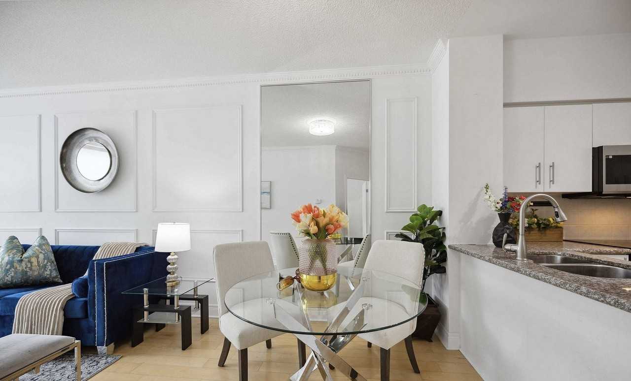 62 Suncrest Boulevard - Photo 6 of 15