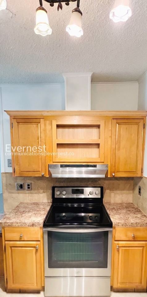 16028 Psenka St - Photo 3 of 36