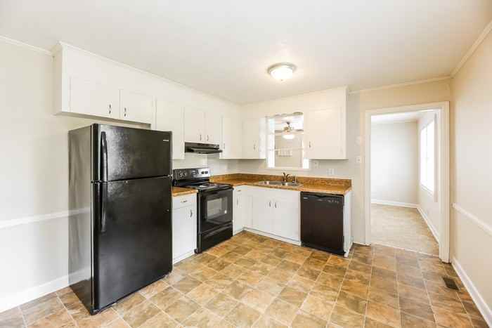 490 Barnwell Rd - Photo 5 of 11