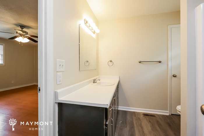 490 Barnwell Rd - Photo 6 of 11