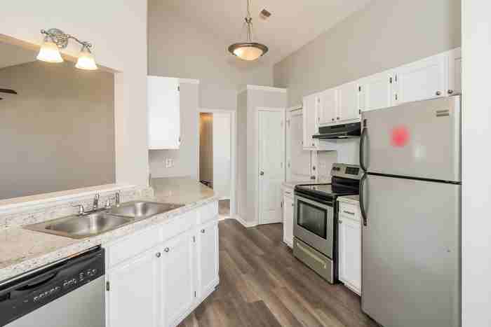 17 Yorkton Ct - Photo 4 of 11