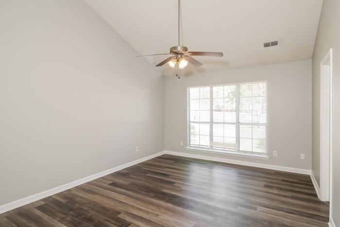 17 Yorkton Ct - Photo 5 of 11