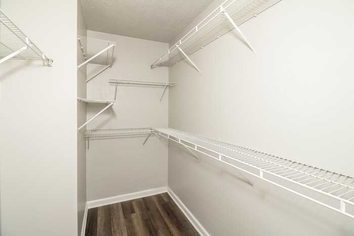 17 Yorkton Ct - Photo 7 of 11