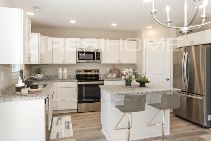121 London Calvin Way - Photo 3 of 15