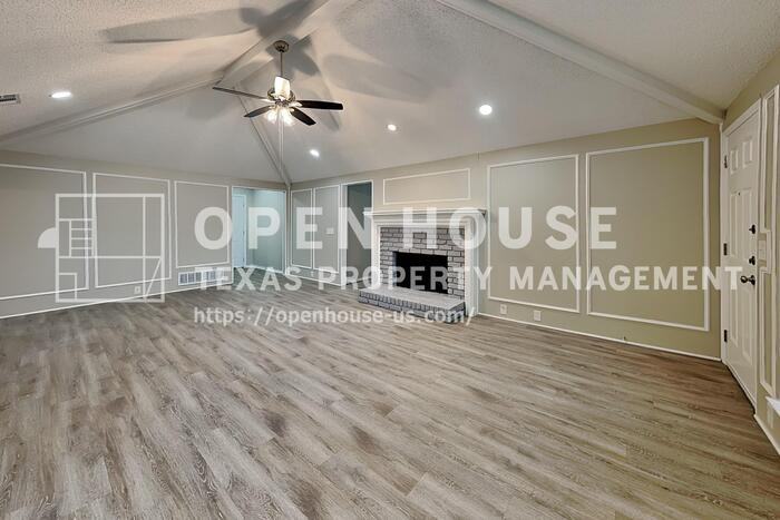 1321 Sandy Creek Dr - Photo 4 of 20