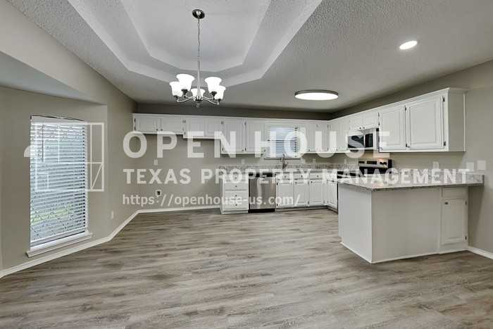 1321 Sandy Creek Dr - Photo 7 of 20