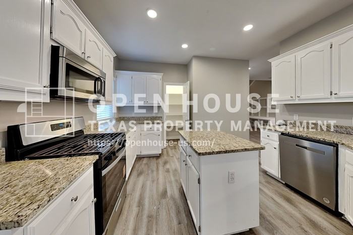 2749 Lynx Ln - Photo 5 of 20