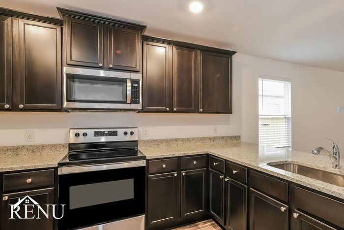 341 Sunnymeade Ln - Photo 4 of 24