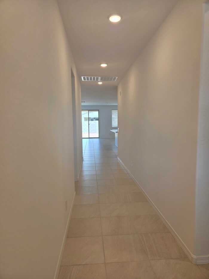 23074 E Diana Way - Photo 4 of 29