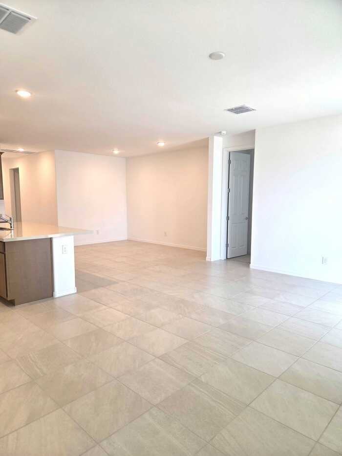 23074 E Diana Way - Photo 6 of 29