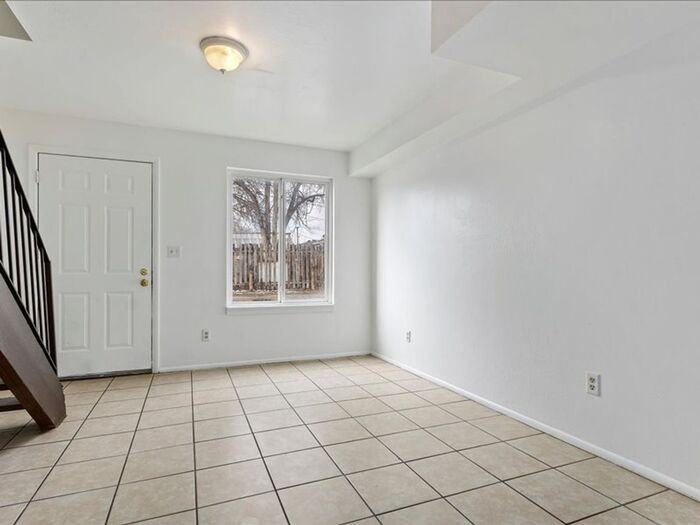 1211 W Iola Ave #6 - Photo 6 of 23