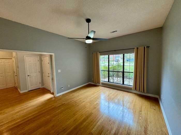 129 Telluride Dr - Photo 4 of 26